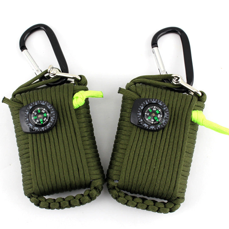 Adventure confidently with this all-in-one emergency kit